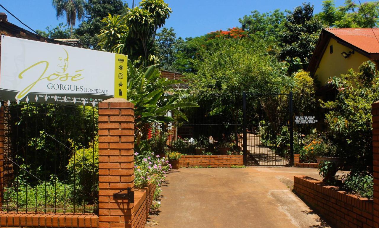 Hospedaje Jose Gorgues Puerto Iguazu Exterior photo